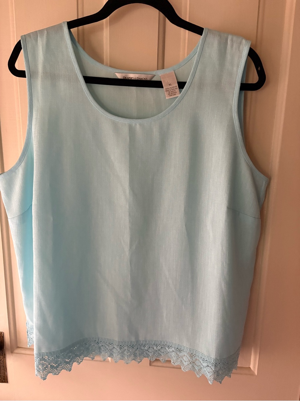 Draper’s & Damon’s Light Blue Lace-Hem Sleeveless Tank Top
